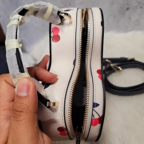 kate Spade K6096 love shack cherry heart crossbody in cream multi - Picture 2 of 4